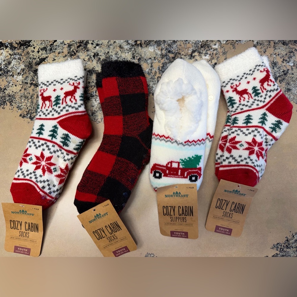 Cozy Cabin youth socks/slippers 4- pack- nwt